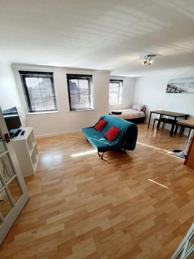 Chelmsford Town Centre Apartments With Car Parking 외부 사진