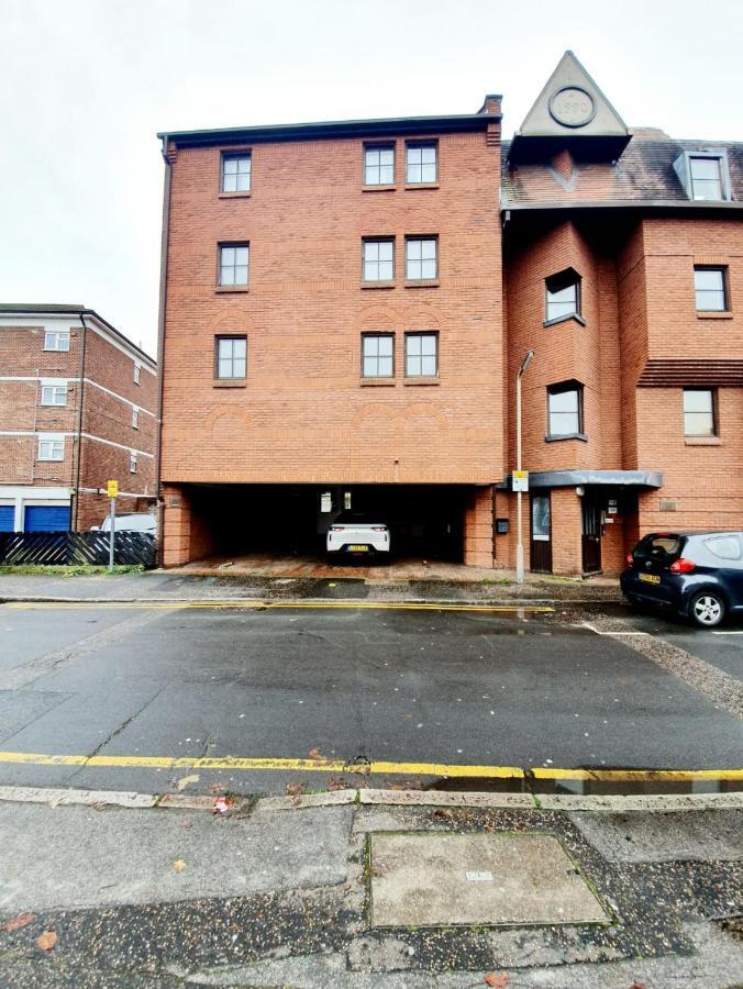 Chelmsford Town Centre Apartments With Car Parking 외부 사진